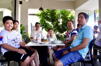 [☕️🇻🇳] LeKao’s Coffee 🥤 Top1Coffee ☕️ 𝐍𝐢𝐞̂̀𝐦 𝐯𝐮𝐢 𝐬𝐮𝐦 𝐯𝐚̂̀𝐲 – 𝐓𝐚̣̂𝐧 𝐡𝐮̛𝐨̛̉𝐧𝐠 𝐡𝐚̣𝐧𝐡 𝐩𝐡𝐮́𝐜 𝐦𝐮̀𝐚 𝐱𝐮𝐚̂𝐧 𝐦𝐨̛́𝐢  Bên cạnh gia đình 1 buổi sáng của những ngày cuối năm thật ấ , shares-0✔️ , likes-12❤️️ , date-2024-01-15 01:00:37🇻🇳🇻🇳🇻🇳📰🆕