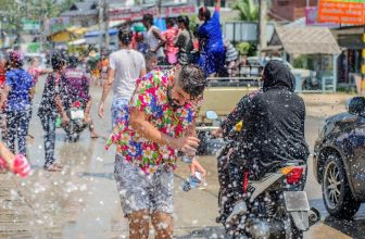 [❤️️🇻🇳] Địa điểm hấp dẫn khi tham gia lễ hội té nước Thái Lan Songkran