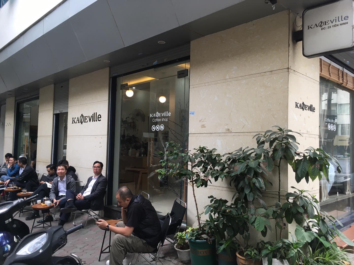 [☕️🇻🇳] Kafeville – Espresso and hand craft coffee bar 🥤 Top1Coffee ☕️ [THÔNG BÁO] 
 Thứ 7 tuần này, ngày 17/2/2024, Kafeville xin phép đóng cửa sớm lúc 15:00. Như vậy giờ hoạt động sẽ là 8:00-15:00  , shares-2✔️ , likes-25❤️️ , date-2024-02-16 03:39:10🇻🇳🇻🇳🇻🇳📰🆕