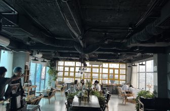 [☕️🇻🇳] Sam Rooftop Coffee – Nguyễn Trãi 🥤 Top1Coffee ☕️ Nói thật đi, đã bao lâu rồi bạn chưa lên Sam để ngồi ngắm tàu, buôn dưa lê bán dưa chuột với đứa bạn thân…
#samer
𝐒𝐚𝐦 𝐫𝐨𝐨𝐟𝐭 , shares-1✔️ , likes-5❤️️ , date-2024-02-20 01:54:32🇻🇳🇻🇳🇻🇳📰🆕