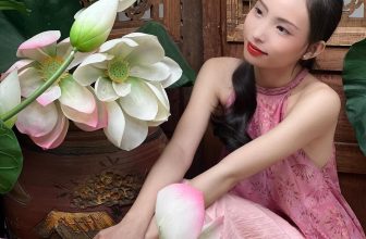 [☕️🇻🇳] Khóm Coffee & Tea 🥤 Top1Coffee ☕️ “Khách qua đường ơi! Em tôi đây.
Chân em: cỏ mượt, mắt: hồ đầy.
Lòng em hoá cảnh chờ anh gặp
– Man mác hồn xuân ngọn gió hây. , shares-1✔️ , likes-31❤️️ , date-2024-02-16 13:03:31🇻🇳🇻🇳🇻🇳📰🆕