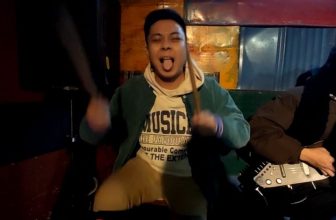 [☕️🇻🇳] Acoustic Cafe 236 Hàng Bông 🥤 Top1Coffee ☕️ NGHỊCH LÝ!!!Trời thì lạnh ơi là lạnh, mà drummer Tuấn Dư lại mồ hôi mồ kê nhễ nhại..Hôm qua đánh trống nhiệt, nóng quá, cởi  , shares-0✔️ , likes-21❤️️ , date-2024-01-24 10:25:01🇻🇳🇻🇳🇻🇳📰🆕