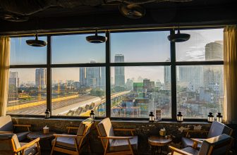 [☕️🇻🇳] Sam Rooftop Coffee – Nguyễn Trãi 🥤 Top1Coffee ☕️ Chiếc view ngọt hơn mía lùi và hơn cả lời đường mật của anh
#samer
𝐒𝐚𝐦 𝐫𝐨𝐨𝐟𝐭𝐨𝐩 𝐜𝐨𝐟𝐟𝐞𝐞 & 𝐒𝐭𝐮𝐝𝐢𝐨 :  Quán cafe không gian sân th , shares-1✔️ , likes-5❤️️ , date-2024-02-17 01:56:38🇻🇳🇻🇳🇻🇳📰🆕