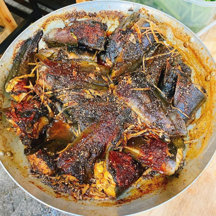 [🍜🇻🇳] CÀ MÈN – Đặc sản quê hương Quảng Trị 🍔Top1Food 🍜 – Cá trê kho gừngMèn hay ưng ăn kiểu cơm cháy, cá kho sém sém. Mạ hay nói: khôn …