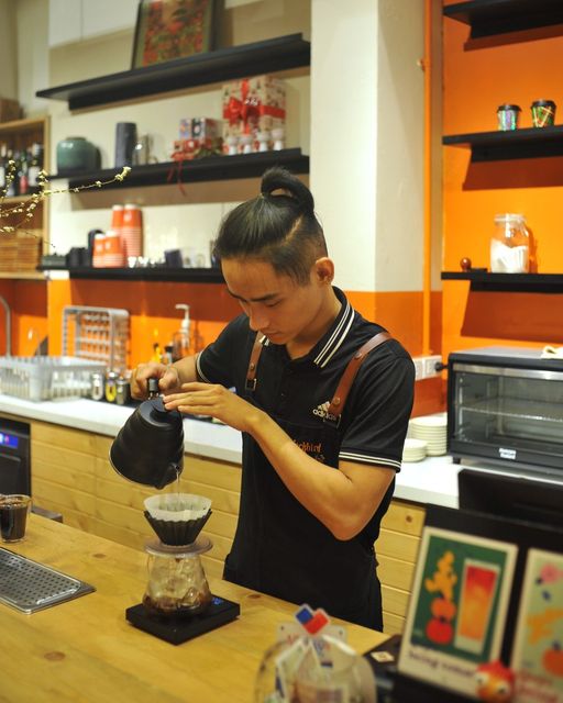 [☕️🇻🇳] Blackbird Coffee 🥤 Top1Coffee ☕️ Hôm trước, có chị khách quen mới đi định cư nước ngoài mấy năm mới quay lại quán. Bỗng chị hỏi một câu mà bọn tôi cũng chỉ biết  , shares-1✔️ , likes-58❤️️ , date-2024-02-23 06:00:13🇻🇳🇻🇳🇻🇳📰🆕