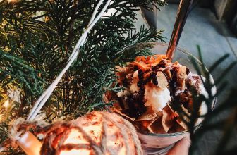 [☕️🇻🇳] Up Vietnam Cafe 🥤 Top1Coffee ☕️ Sau bao lâu ngụp lặn thì Up cuối cùng đã ngoi lên để thông báo rằng một mùa Noel nữa lại đến rồiii
Ca cao cốt dừa- một lựa chọn  , shares-8✔️ , likes-61❤️️ , date-2020-12-06 12:06:41🇻🇳🇻🇳🇻🇳📰🆕