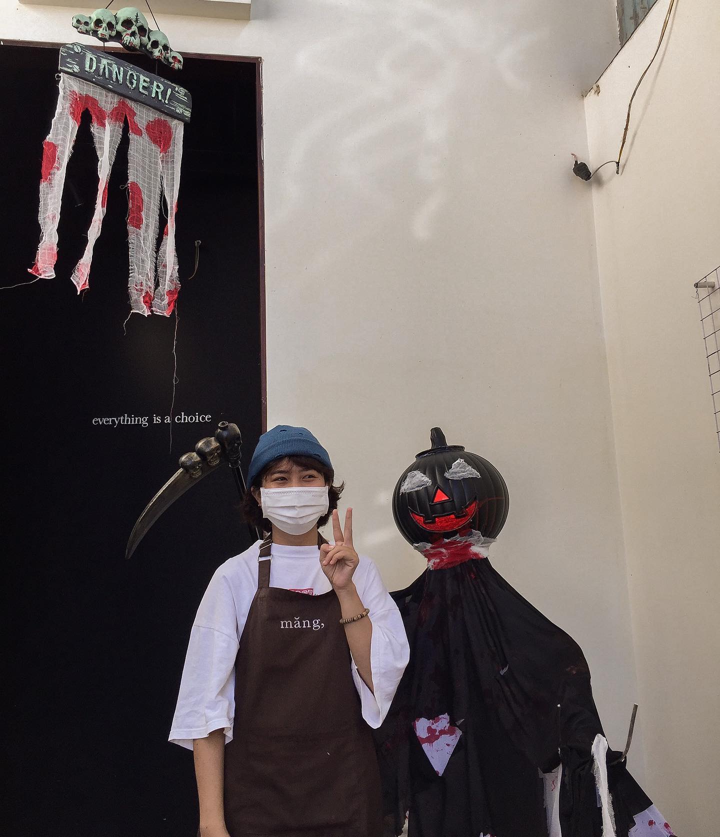 [☕️🇻🇳] măng 🥤 Top1Coffee ☕️ sáng nay tui và tú uống sữa tươi matcha đường đen, chỉ bán chơi nhân dịp halloween thôi, nhớ đó! tui là đứa bên phải, tú là đứa  , shares-0✔️ , likes-90❤️️ , date-2021-10-29 08:52:33🇻🇳🇻🇳🇻🇳📰🆕