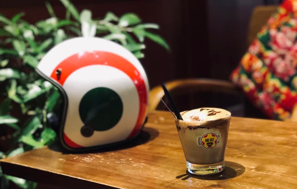 [☕️🇻🇳] A’dor Café 🥤 Top1Coffee ☕️  𝐒𝐈𝐏 𝐒𝐎𝐌𝐄 𝐉𝐎𝐘Mùa nào thức nấy! Nếu bạn đang tìm kiếm không khí mùa lễ hội đẹp nhất trong năm thì cùng @ador.cafe trải nghiệm  , shares-0✔️ , likes-8❤️️ , date-2021-12-11 11:41:20🇻🇳🇻🇳🇻🇳📰🆕