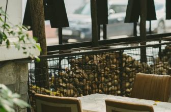 [☕️🇻🇳] Ochata Coffee  🥤 Top1Coffee ☕️ Vài thứ làm ad mê mẩn và dù chụp bao nhiêu lần:
– Bức tường rào từ sỏi đá (nhìn nghệ mà nhỉ? ^^)
– Và các góc bàn đón vài ti , shares-0✔️ , likes-10❤️️ , date-2022-03-05 08:00:03🇻🇳🇻🇳🇻🇳📰🆕