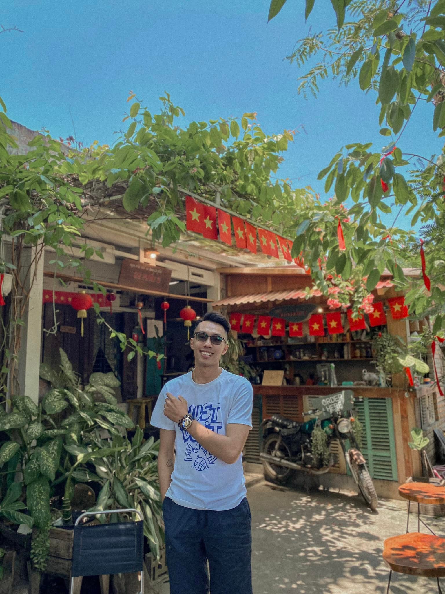 [☕️🇻🇳] 22 phẩy 5 coffee 🥤 Top1Coffee ☕️ Còn trời còn nước còn non
Còn anh bán nước, em còn say sưa
#Taihe
———
Mừng ngày giải phóng hoàn toàn miền Nam, thống nhất Đ , shares-0✔️ , likes-49❤️️ , date-2022-04-30 07:36:10🇻🇳🇻🇳🇻🇳📰🆕