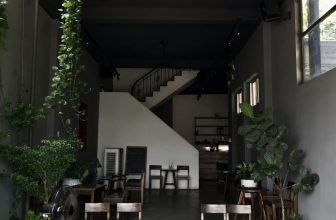 [☕️🇻🇳] D House – Coffee 🥤 Top1Coffee ☕️ Một buổi trưa
_______________
D house & coffee
01 Phan Đình Phùng, TP Huế
6:30 – 21:30
, shares-0✔️ , likes-17❤️️ , date-2022-06-11 06:23:09🇻🇳🇻🇳🇻🇳📰🆕