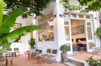 [☕️🇻🇳] Hanoi Roastery-We are Processing Fresh Coffee 🥤 Top1Coffee ☕️ Nắng lao xao bên hàng lá xanh mướt, ghé bước Hanoi Roastery.Mùa hạ miên man trôi vào những ngày rực rỡ nhất. Hanoi Roastery lấ , shares-10✔️ , likes-144❤️️ , date-2022-07-13 04:15:12🇻🇳🇻🇳🇻🇳📰🆕