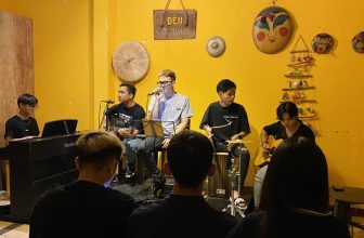 [☕️🇻🇳] Đèn Coffee 🥤 Top1Coffee ☕️ Ngủ đi em, đừng lo chuyện ngày mai
Ai của ai, chẳng còn quan trọng nữa
Tình yêu, suy cho cùng, cũng là một câu hứa
Nên lắm người , shares-1✔️ , likes-18❤️️ , date-2022-10-30 01:03:59🇻🇳🇻🇳🇻🇳📰🆕