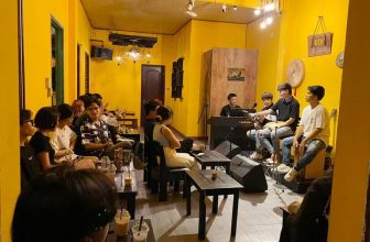 [☕️🇻🇳] Đèn Coffee 🥤 Top1Coffee ☕️ ĐÈN acoustic
20h00
Hôm nay – Thứ 7 – 5/11/2022
Guitar: MINH THẮNG
Cajon: THỤ SÂM
—
Đèn coffee: 01 Nguyễn Bá Tòng, Tân Phú
, shares-0✔️ , likes-8❤️️ , date-2022-11-05 06:08:31🇻🇳🇻🇳🇻🇳📰🆕