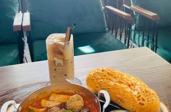 [☕️🇻🇳] GreenHouse coffee & tea 🥤 Top1Coffee ☕️ Thứ  ghé nhà Green nạp đầy đủ năng lượng nhé cả nhà
———————————————
65 Huỳnh Ngọc Điệp p5 tp.Cà Mau
0945.613.913
, shares-0✔️ , likes-22❤️️ , date-2022-11-28 00:09:14🇻🇳🇻🇳🇻🇳📰🆕