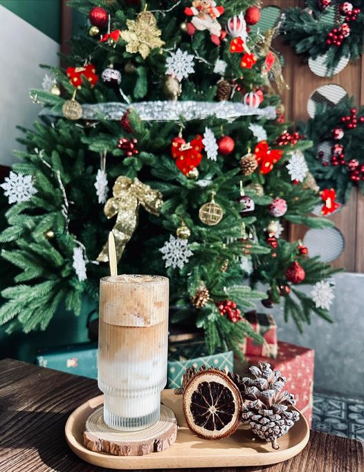 [☕️🇻🇳] Dear November Coffee 🥤 Top1Coffee ☕️ Pet nhà mình cũng đón Giáng Sinh
———————————————
Dear November Coffee
:
Cơ sở 1: cuối ngõ 59 Chùa Láng
Cơ sở 2: 61 Linh La , shares-0✔️ , likes-8❤️️ , date-2022-12-08 04:22:03🇻🇳🇻🇳🇻🇳📰🆕