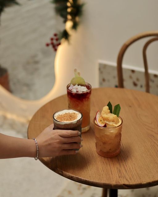 [☕️🇻🇳] MINGO coffee 🥤 Top1Coffee ☕️ “Nếu mỗi lần im lặng là một chiếc lá cây, thì anh đã lấp đầy cả khu rừng đó.”
_________________
MINGO coffee
Thời gian mở cửa , shares-1✔️ , likes-5❤️️ , date-2022-12-23 12:03:03🇻🇳🇻🇳🇻🇳📰🆕