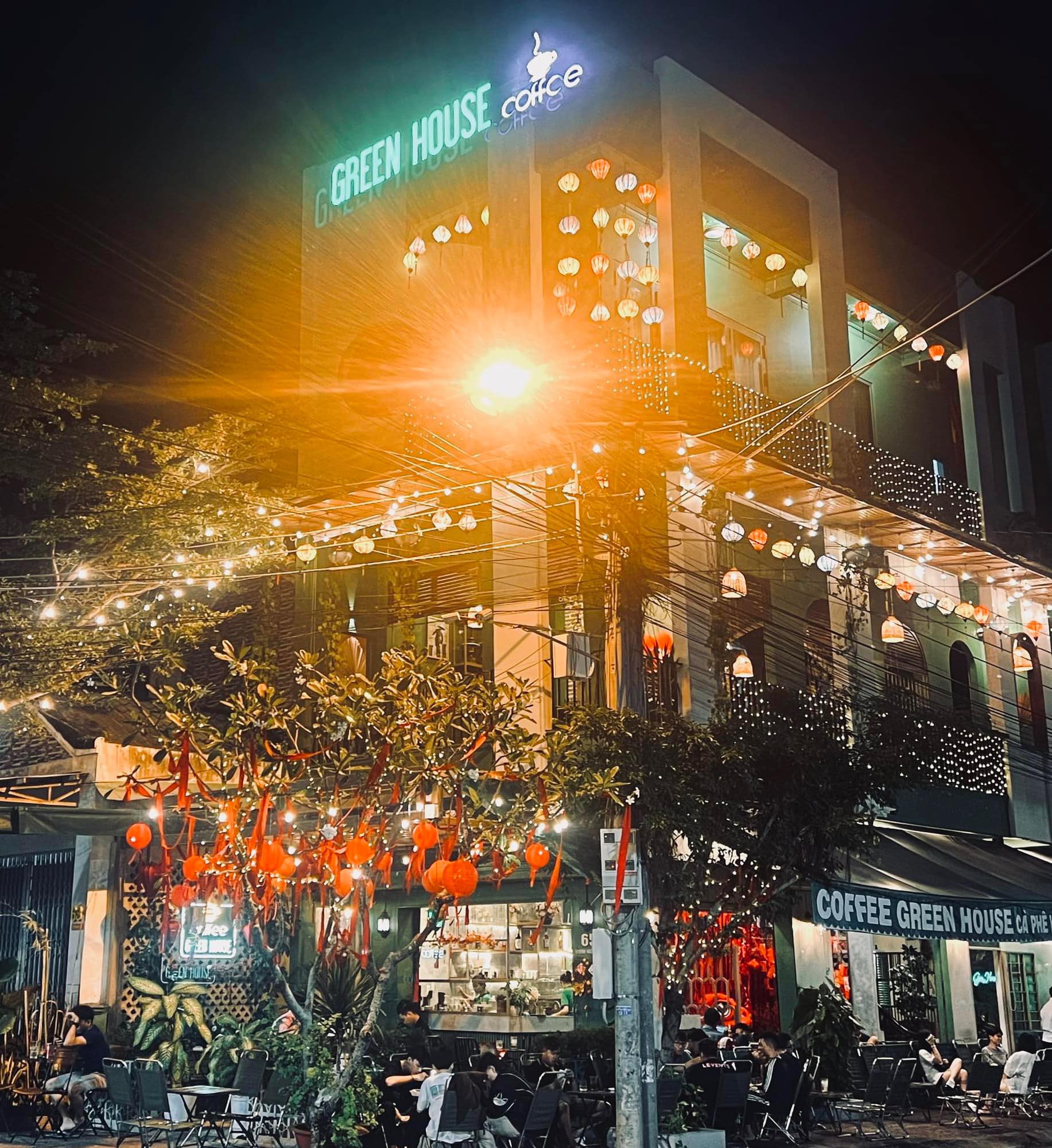 [☕️🇻🇳] GreenHouse coffee & tea 🥤 Top1Coffee ☕️ Một góc xuân nhà Green cả nhà đến checkin nha…
————————————
Đc: 65 Huỳnh Ngọc Điệp p5 tp.Cà Mau
0945.613.913
, shares-12✔️ , likes-790❤️️ , date-2023-01-12 00:43:07🇻🇳🇻🇳🇻🇳📰🆕