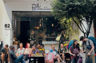 [☕️🇻🇳] GẤU Coffee – Bakery 🥤 Top1Coffee ☕️ 30 Tết#gaucoffeeandbakery #professionalbakers
#coffeeroastery #artisanbaker #barista #chocolatier #chocolatefactory #coffeead , shares-1✔️ , likes-112❤️️ , date-2023-01-21 05:35:17🇻🇳🇻🇳🇻🇳📰🆕