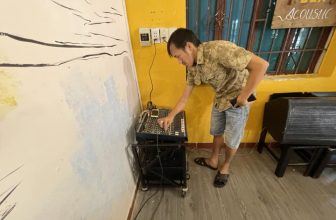 [☕️🇻🇳] Đèn Coffee 🥤 Top1Coffee ☕️ Công tác setup chuẩn bị phục vụ cho cả nhà yêu
Mọi người cùng qua #ĐènCoffee để thưởng thức âm thanh mới đi nào
————– , shares-0✔️ , likes-8❤️️ , date-2023-02-26 10:15:35🇻🇳🇻🇳🇻🇳📰🆕