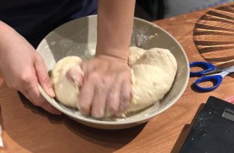 [☕️🇻🇳] Kafeville – Espresso and hand craft coffee bar 🥤 Top1Coffee ☕️ Thứ 6 nhồi bột nướng bánh cho thứ 7. Chiều muộn nếu ai tranh thủ vẫn kịp xin được vài miếng.
, shares-0✔️ , likes-18❤️️ , date-2023-03-17 08:48:02🇻🇳🇻🇳🇻🇳📰🆕