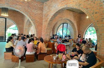 [☕️🇻🇳] Fcoffee 🥤 Top1Coffee ☕️ Niềm vui luôn đến từ những điều nhỏ bé. Chẳng hạn cuối tuần chỉ mong khay đầy ly & sân full chỗ ngồi  cuối tuần vui vẻ nha m , shares-0✔️ , likes-8❤️️ , date-2023-03-25 00:07:51🇻🇳🇻🇳🇻🇳📰🆕