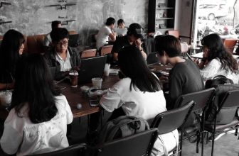 [☕️🇻🇳] Garage Coffee 🥤 Top1Coffee ☕️ Deadline đang cận kể, hẹn đồng đội “đổi địa bàn”, ghé ngay Garage Coffee để teamwork nha. Gọi món bánh và thức cà phê đậm vị mìn , shares-0✔️ , likes-10❤️️ , date-2023-04-07 04:14:16🇻🇳🇻🇳🇻🇳📰🆕