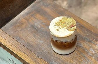 [☕️🇻🇳] Dear November Coffee 🥤 Top1Coffee ☕️ Có ai đoán được món gì hot trend đây không ạaaa
Coming soon  ———————————————
Dear November Coffee
:
Cơ sở 1: cuối ngõ 59 Chùa , shares-0✔️ , likes-9❤️️ , date-2023-05-21 04:57:43🇻🇳🇻🇳🇻🇳📰🆕