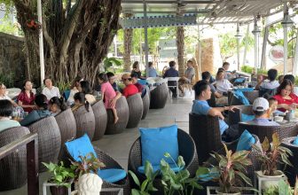 [☕️🇻🇳] Seaside Cafe 🥤 Top1Coffee ☕️ Sáng thứ 7 cuối tuần rồiiiiii
Thèm lắm một chút hương vị gió biển thoáng mát, không khí trong lành, không gian chill chill
Dù , shares-2✔️ , likes-15❤️️ , date-2023-05-20 02:31:38🇻🇳🇻🇳🇻🇳📰🆕