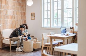 [☕️🇻🇳] OiA Coffee 🥤 Top1Coffee ☕️ Chẳng mấy khi mà ngày hè mát mẻ như hôm nay. Những ô cửa sổ được mở rộng để đón cơn mưa mùa hạ ghé chơi căn biệt thự 2 tầng xinh , shares-0✔️ , likes-3❤️️ , date-2023-05-25 06:15:02🇻🇳🇻🇳🇻🇳📰🆕