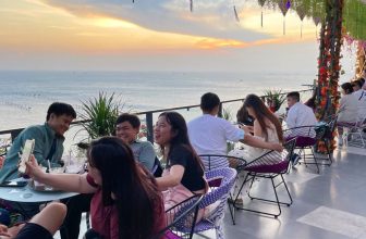 [☕️🇻🇳] Wonders Coffee and Homestay 🥤 Top1Coffee ☕️  3 lý do khiến chuyến du lịch Vũng Tàu của bạn thêm thú vị cùng Wonders!1⃣ Kề bên là biển, bên cạnh là đường Hải Đăng x , shares-7✔️ , likes-21❤️️ , date-2023-06-19 03:30:05🇻🇳🇻🇳🇻🇳📰🆕