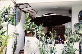 [☕️🇻🇳] The Comma coffee 🥤 Top1Coffee ☕️ Mấy bữa nay Sài Gòn mưa tố bão bùng, mọi người đi lại cẩn thận và giữ sức khoẻ nhé, chúng mình vẫn mở cửa mỗi ngày đón bạn ghé c , shares-0✔️ , likes-15❤️️ , date-2023-07-18 09:41:01🇻🇳🇻🇳🇻🇳📰🆕