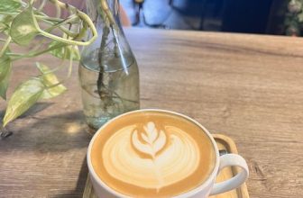 [☕️🇻🇳] PINK Cafe 37 Nguyễn Văn Huyên 🥤 Top1Coffee ☕️ Cà phê Latte là loại đồ uống được kết hợp từ cà phê Espresso với sữa nóng đánh bọt.
Bên cạnh đó, điểm đặc biệt cực kỳ thu hút để , shares-0✔️ , likes-6❤️️ , date-2023-07-30 03:17:29🇻🇳🇻🇳🇻🇳📰🆕