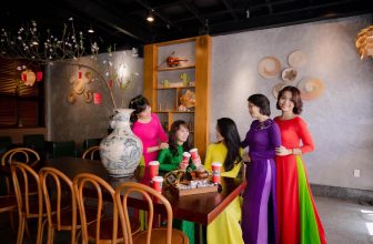 [☕️🇻🇳] Surona Coffee 🥤 Top1Coffee ☕️ — Bạn đã bao giờ lỡ hẹn với SURONA chưa ?See u everyday——-Hệ thống cửa hàng ——-Cửa hàng 1 : SURONA COFFEE
ĐỊA CHỈ  :68 T , shares-7✔️ , likes-1K❤️️ , date-2023-08-21 04:36:09🇻🇳🇻🇳🇻🇳📰🆕