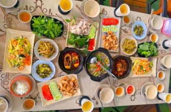 [☕️🇻🇳] Coffee HUỲNH HƯƠNG 🥤 Top1Coffee ☕️ Mâm cơm đậm chất Miền Tây
Mời cả nhà đến CƠM NIÊU NỒI ĐẤT HUỲNH HƯƠNG thưởng thức ạ
, shares-0✔️ , likes-9❤️️ , date-2023-12-03 09:53:11🇻🇳🇻🇳🇻🇳📰🆕