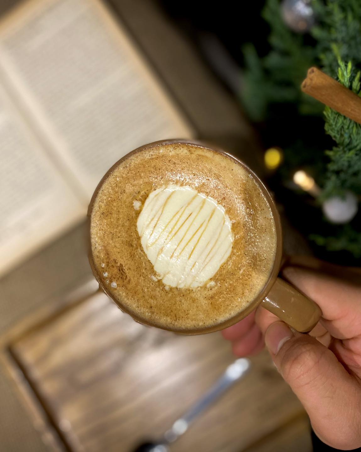 [☕️🇻🇳] Blackbird Coffee 🥤 Top1Coffee ☕️ Lâu lâu chúng tôi lại cho những gương mặt quen thuộc quay lại hội tụ. 
Ví dụ như món Cremeccino này, rất “hot hit” với các chị e , shares-0✔️ , likes-37❤️️ , date-2023-12-14 04:38:05🇻🇳🇻🇳🇻🇳📰🆕