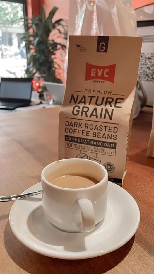 [☕️🇻🇳] EVC Coffee 🥤 Top1Coffee ☕️ 𝓝𝓰𝓾𝔂ê𝓷 𝓬𝓱ấ𝓽 𝓽𝓻𝓸𝓷𝓰 𝓽ừ𝓷𝓰 𝓱ạ𝓽 𝓬à 𝓹𝓱ê 𝓔𝓥𝓒 𝓝𝓪𝓽𝓾𝓻𝓮 𝓖𝓻𝓪𝓲
Hạt cà phê EVC Nature Grain được mix Arabica Cầu Đất và Robusta thuần chủng 1 , shares-1✔️ , likes-24❤️️ , date-2023-12-19 02:25:37🇻🇳🇻🇳🇻🇳📰🆕