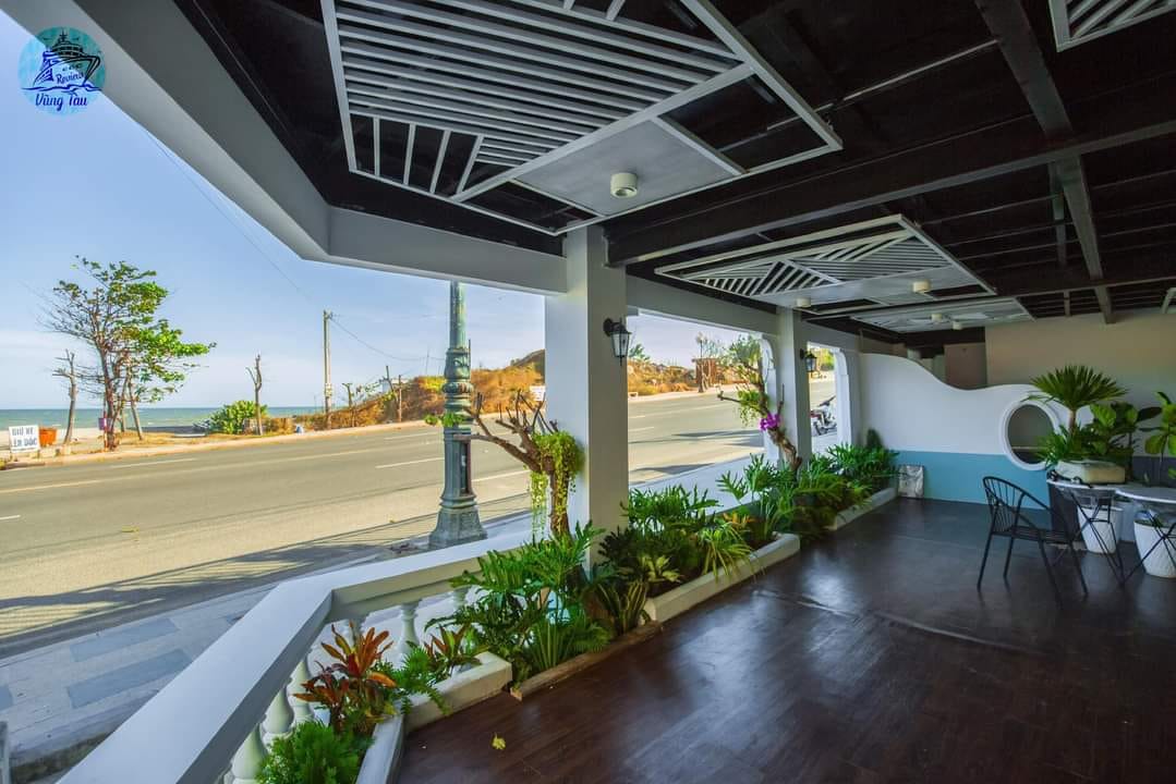 [☕️🇻🇳] Love Beach Coffee and Milktea- Cafe biển 🥤 Top1Coffee ☕️ LOVE BEACH khai trương lại vào ngày 17/12/2023. Đã Có View Ngắm Bình Minh Xịn Sò “ Love Beach Coffee & Tea “Địa điểm check i , shares-0✔️ , likes-19❤️️ , date-2023-12-16 18:00:24🇻🇳🇻🇳🇻🇳📰🆕