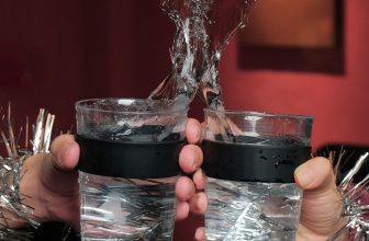 [☕️🇻🇳] ACID8 Specialty Coffee 🥤 Top1Coffee ☕️ 1:30 phút sáng…Có 3 người vẫn đứng kiên trì trước quán để bắt trọn khoảnh khắc đẹp của BIA. Nếu câu “chụp thêm một lần nữa  , shares-0✔️ , likes-24❤️️ , date-2023-12-21 13:00:03🇻🇳🇻🇳🇻🇳📰🆕