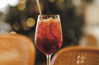 [☕️🇻🇳] The Letter Coffee – Indochine 🥤 Top1Coffee ☕️ Bạn chỉ cần ghé 1 trong 2 quán gọi nước , đều được chụp cả 2 concept noel của 2 quán bạn nhé !
Lầu 6 : noel lung linh nhiều mà , shares-0✔️ , likes-2❤️️ , date-2023-12-23 14:01:50🇻🇳🇻🇳🇻🇳📰🆕