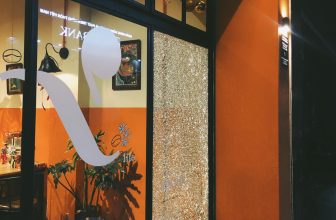 [☕️🇻🇳] Blackbird Coffee 🥤 Top1Coffee ☕️ một ô kính vỡ trong đêm, chẳng hiểu được chính xác vì lý do gì, sau một cái nhíu mày, lúc sau nhìn lại tự nhiên thấy cũng đẹp., shares-2✔️ , likes-202❤️️ , date-2024-01-08 12:30:23🇻🇳🇻🇳🇻🇳📰🆕