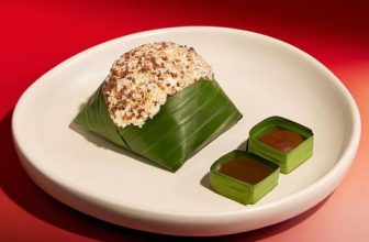 [☕️🇻🇳] Blank Lounge 🥤 Top1Coffee ☕️ Chocolate & Sapodilla Chou made with handmade chocolate cream, sapodilla jam from fresh local fruits, caramel sauce, chocola , shares-0✔️ , likes-13❤️️ , date-2024-01-18 13:53:42🇻🇳🇻🇳🇻🇳📰🆕