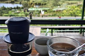 [☕️🇻🇳] Mê Linh Coffee Garden 🥤 Top1Coffee ☕️ Hương vị cà phê nóng mỗi sáng trong cái lạnh len lỏi đến từng chân tóc của Đà Lạt luôn ngọt ngào và ấm áp đến vô cùngBạn đã c , shares-4✔️ , likes-34❤️️ , date-2024-01-24 02:42:42🇻🇳🇻🇳🇻🇳📰🆕