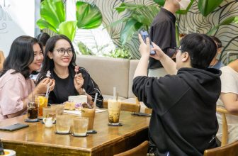 [☕️🇻🇳] DoveZi Coffee 🥤 Top1Coffee ☕️ Valentine chưa kịp có người yêu thì mình hẹn hò cùng hội bạn thân.
Còn mùng là còn Tết mấy ní ơi
#homies #valentineday #coffee , shares-0✔️ , likes-25❤️️ , date-2024-02-14 03:05:00🇻🇳🇻🇳🇻🇳📰🆕