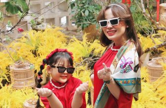 [☕️🇻🇳] Oromia Coffee – Lounge🥤 Top1Coffee ☕️ Ảnh xinh khách tặng.
Lì xì cực chất lượng từ khách Oromia.  —————————————–
𝐎𝐫𝐨𝐦𝐢𝐚 𝐂𝐨𝐟𝐟𝐞𝐞 & 𝐋𝐨𝐮 , shares-12✔️ , likes-27K❤️️ , date-2024-01-28 05:45:46🇻🇳🇻🇳🇻🇳📰🆕