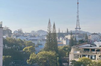 [☕️🇻🇳] Windmills Coffee Đà Lạt – Trà sữa Ly Chai 🥤 Top1Coffee ☕️ Đà Lạt, ngày 05 tháng 02 năm 2024,Mấy ngày cận Tết, ai nấy đều tất bật, vội vã để có thể kịp khép lại năm cũ, sẵn sàng cho 1  , shares-0✔️ , likes-5❤️️ , date-2024-02-05 12:00:19🇻🇳🇻🇳🇻🇳📰🆕