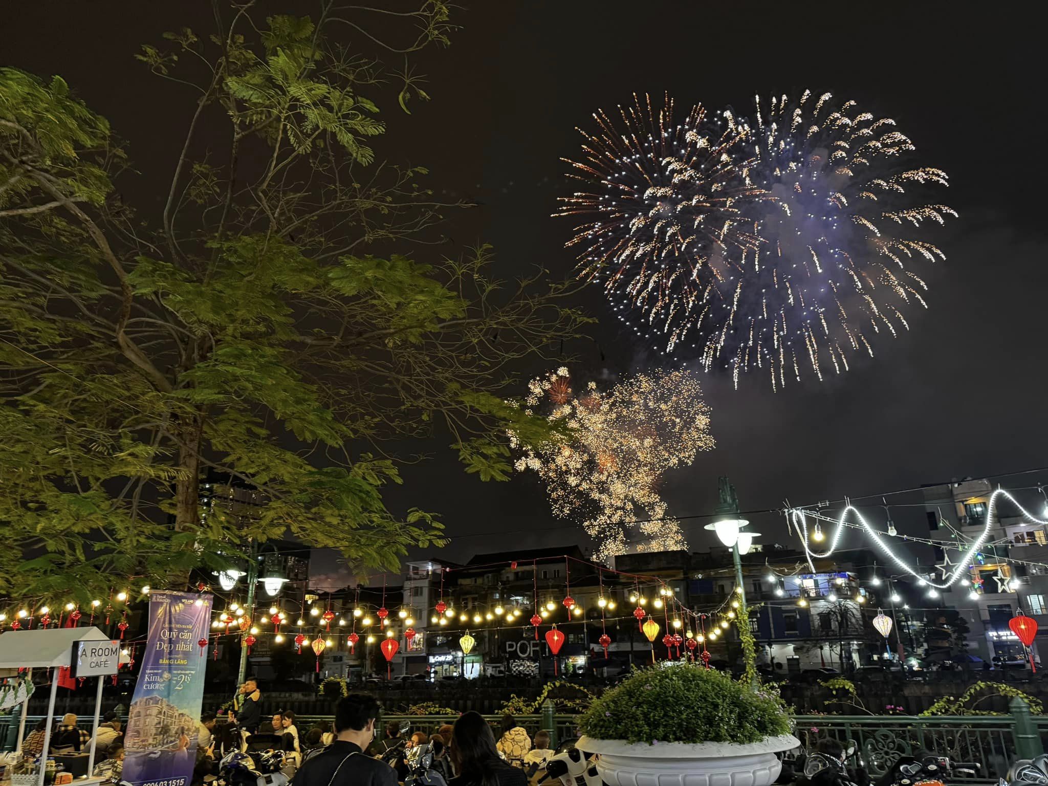 [☕️🇻🇳] A Room Café – Quán cà phê 🥤 Top1Coffee ☕️ Khép lại một năm 2023
Chào đón năm 2024
Chúng mình xin chúc tất cả khách hàng một năm mới bình an, hạnh phúc
Khoảnh khắc đư , shares-0✔️ , likes-11❤️️ , date-2024-02-11 14:07:49🇻🇳🇻🇳🇻🇳📰🆕