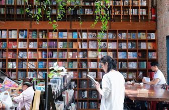 [☕️🇻🇳] Nhã Nam Books N’ Coffee 🥤 Top1Coffee ☕️ “Tôi thấy màu xanh hát trong lời gió
Và thấy bình minh thắp trên ngọn lá
Tôi thấy ngày thật lạ
Xao xuyến từng nỗi nhớ…”Thi t , shares-0✔️ , likes-31❤️️ , date-2024-03-01 06:36:59🇻🇳🇻🇳🇻🇳📰🆕