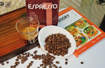 [☕️🇻🇳] ILOTA Coffee Roasters – Cafe rang xay 🥤 Top1Coffee ☕️ 𝐈𝐋𝐎𝐓𝐀 𝟏 𝐄𝐒𝐏𝐑𝐄𝐒𝐒𝐎 – HẠT CÀ PHÊ PHA MÁY CHO VĂN PHÒNG HIỆN ĐẠI, RANG MỚI 100%Được phối trộn giữa hai loại hạt Arabica và Robust , shares-0✔️ , likes-13❤️️ , date-2024-03-07 12:00:16🇻🇳🇻🇳🇻🇳📰🆕