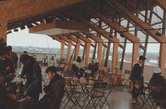 [☕️🇻🇳] Up Vietnam Cafe 🥤 Top1Coffee ☕️ 7:00am, Sunday
Ngắm nhìn thành phố đang ngủ trong làn sương sớm bên một tách cà phê nóng
Bạn đã thử cảm giác này chưa?
——- , shares-11✔️ , likes-118❤️️ , date-2019-12-08 04:06:26🇻🇳🇻🇳🇻🇳📰🆕